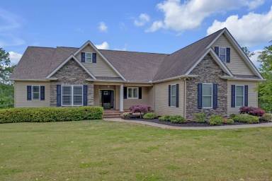 Main picture of 137 Crawford Lake Dr