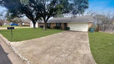 Main picture of 2921 Wildflower Dr
