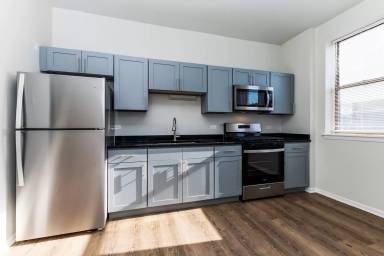Main picture of 4400 S Indiana Ave