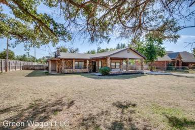 Main picture of 10420 SE 21st St