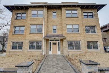 Main picture of 2105 N Booth St