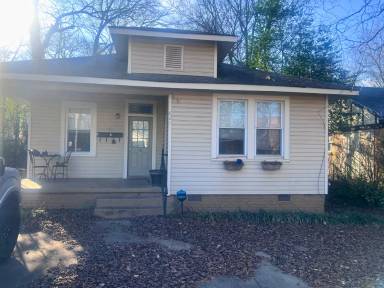 Main picture of 621 N Cherry St