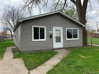 Main picture of 530 E Woodruff Ave
