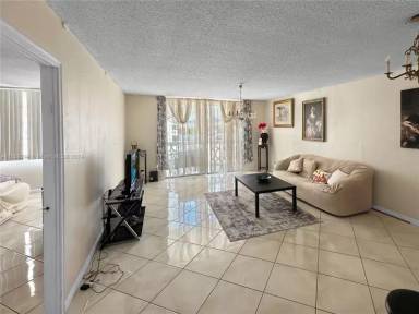 Main picture of Imperial Towers Condominium