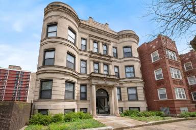 Main picture of 4127 S Michigan Ave
