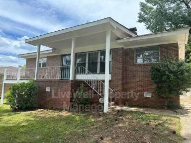 Main picture of 933 Center Way SW