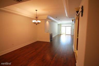 Main picture of 10640 Woodbridge St