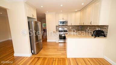 Main picture of 2122 Hoyt Ave S