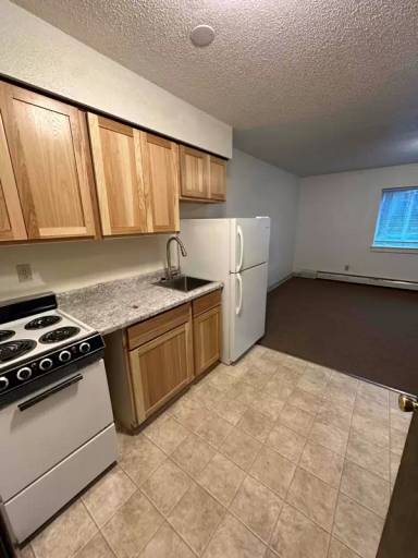 Main picture of 320 Oak Ave N