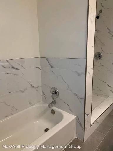 Main picture of 524 Grand Blvd