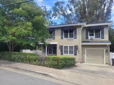 Main picture of 126 College Ave