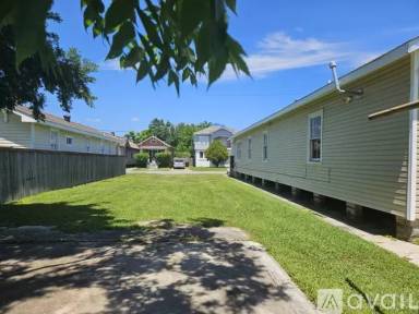 Main picture of 6022 Burgundy St
