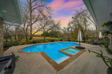 Main picture of 1914 Glenn Lakes Ln