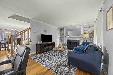 Main picture of 1744 E Broad St