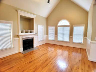 Main picture of 209 Victor Ct