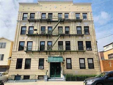 Main picture of 121 Garrison Ave
