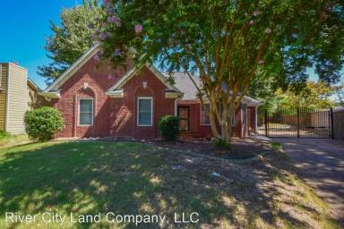 Main picture of 7062 Raleigh Lagrange Rd