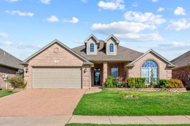 Main picture of 2605 Alpena Dr