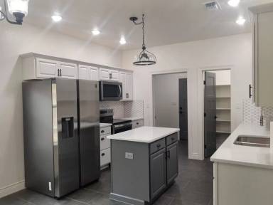 Main picture of 1839 Lois St