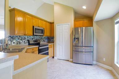 Main picture of 3714 NE 17th Ave