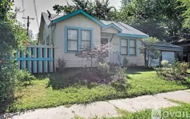Main picture of 3208 N Shartel Ave