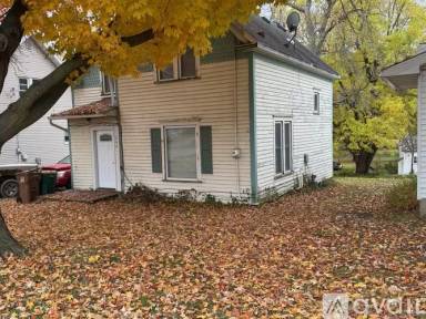 Main picture of 204 Independence Ave S