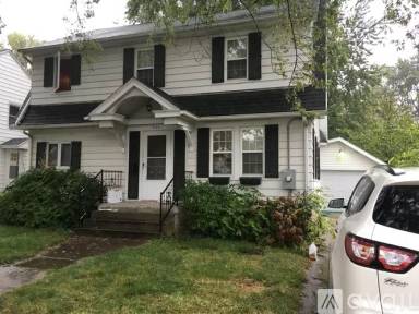 Main picture of 920 4th Ave SE