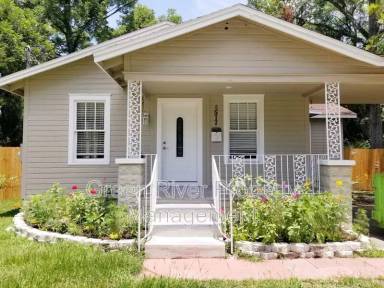 Main picture of 4517 Plymouth St