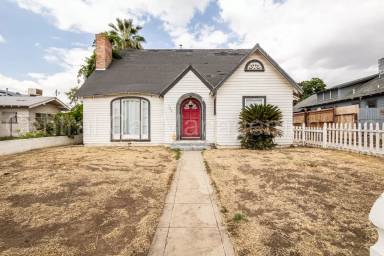 Main picture of 608 Flower St