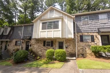 Main picture of 804 Vestavia Villa Ct