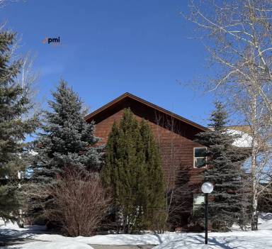 Main picture of 170 E Homestead Dr