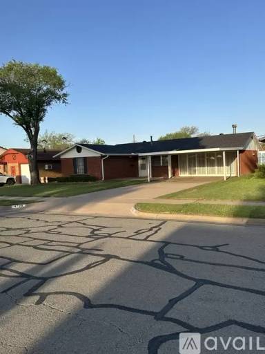 Main picture of 4706 Gay St
