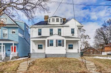 Main picture of 1758 Brewster Ave