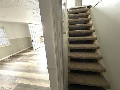 Main picture of 906 Daniels Ave