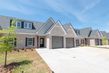 Main picture of 973 Pembroke Pl
