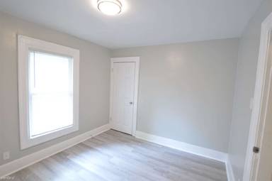 Main picture of 2406 E 11th St
