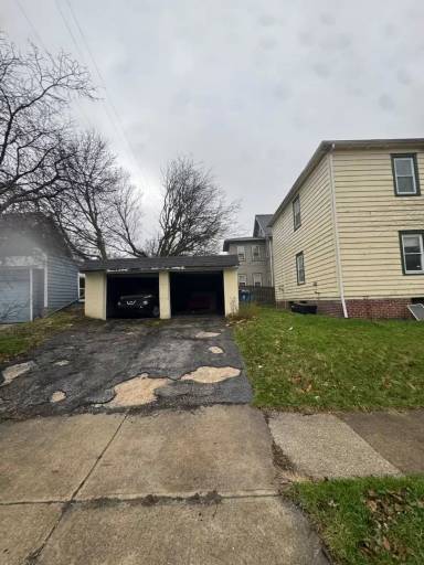 Main picture of 1633 Eddington Rd