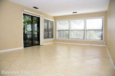 Main picture of 300 Yacht Club Dr