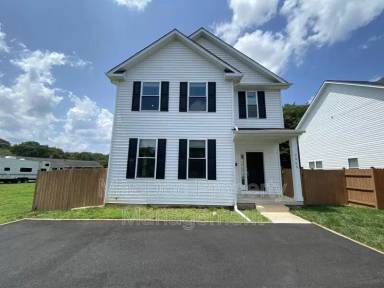Main picture of 2465 24th St