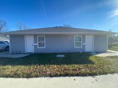 Main picture of 501 S Oak St