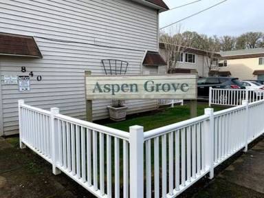 Main picture of 840 SW Grove St