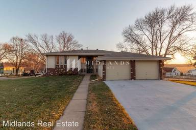 Main picture of 4751 Virginia St