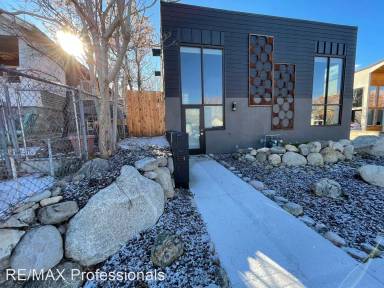 Main picture of 326 Stewart St