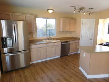 Main picture of 400 Opal Dr