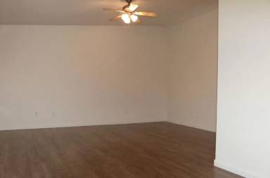 Main picture of 400 SW 28th St
