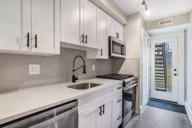 Main picture of 1526 2nd St SW