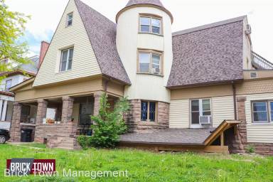 Main picture of 123 S 39th St