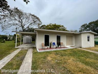 Main picture of 115 SE Lucero Dr