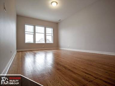 Main picture of 4111 W Lawrence Ave