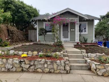 Main picture of 1018 Emerald St